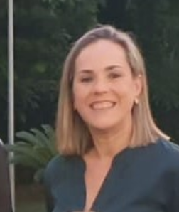 Sra. Elia Almazán Segovia